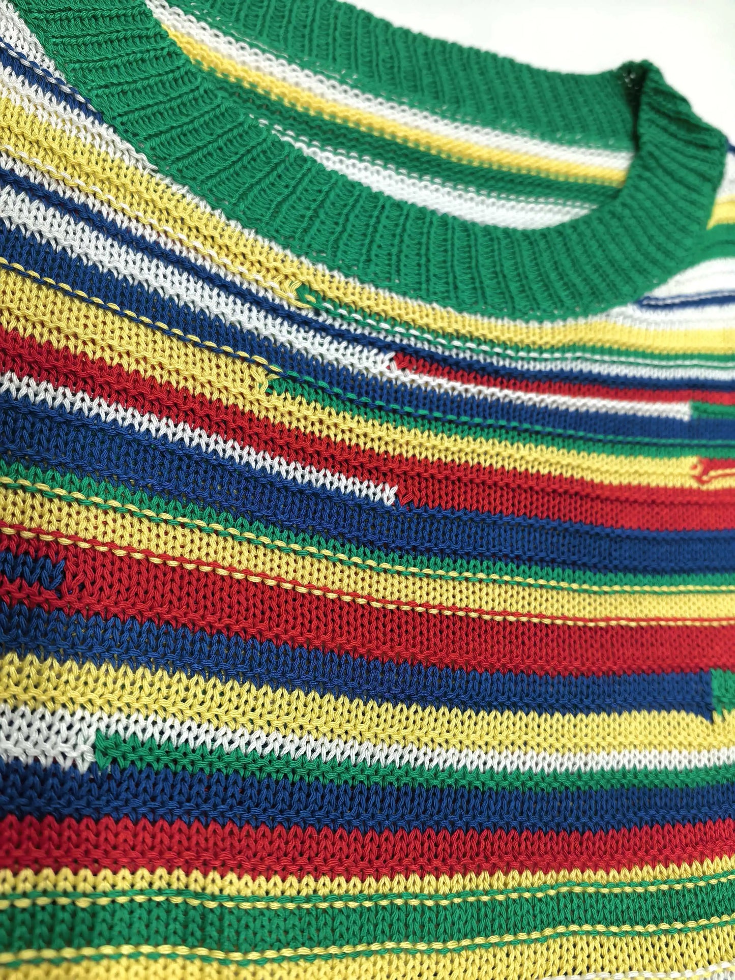 Multi-color rainbow-striped knitted round-neck short-sleeved dress, suitable for various daily outfits, elegant and casual women