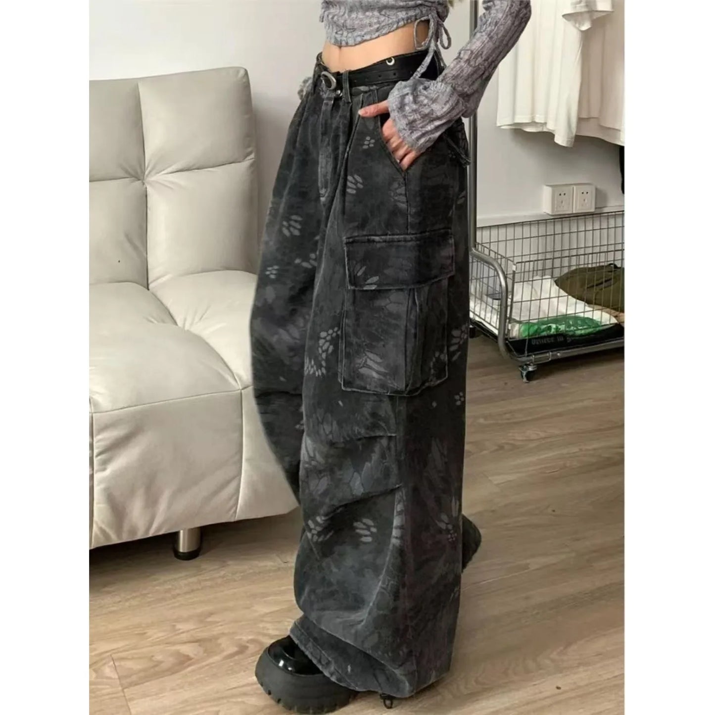 American retro high street design with snake pattern multi pocket workwear jeans for women high waisted and loose wide leg pants