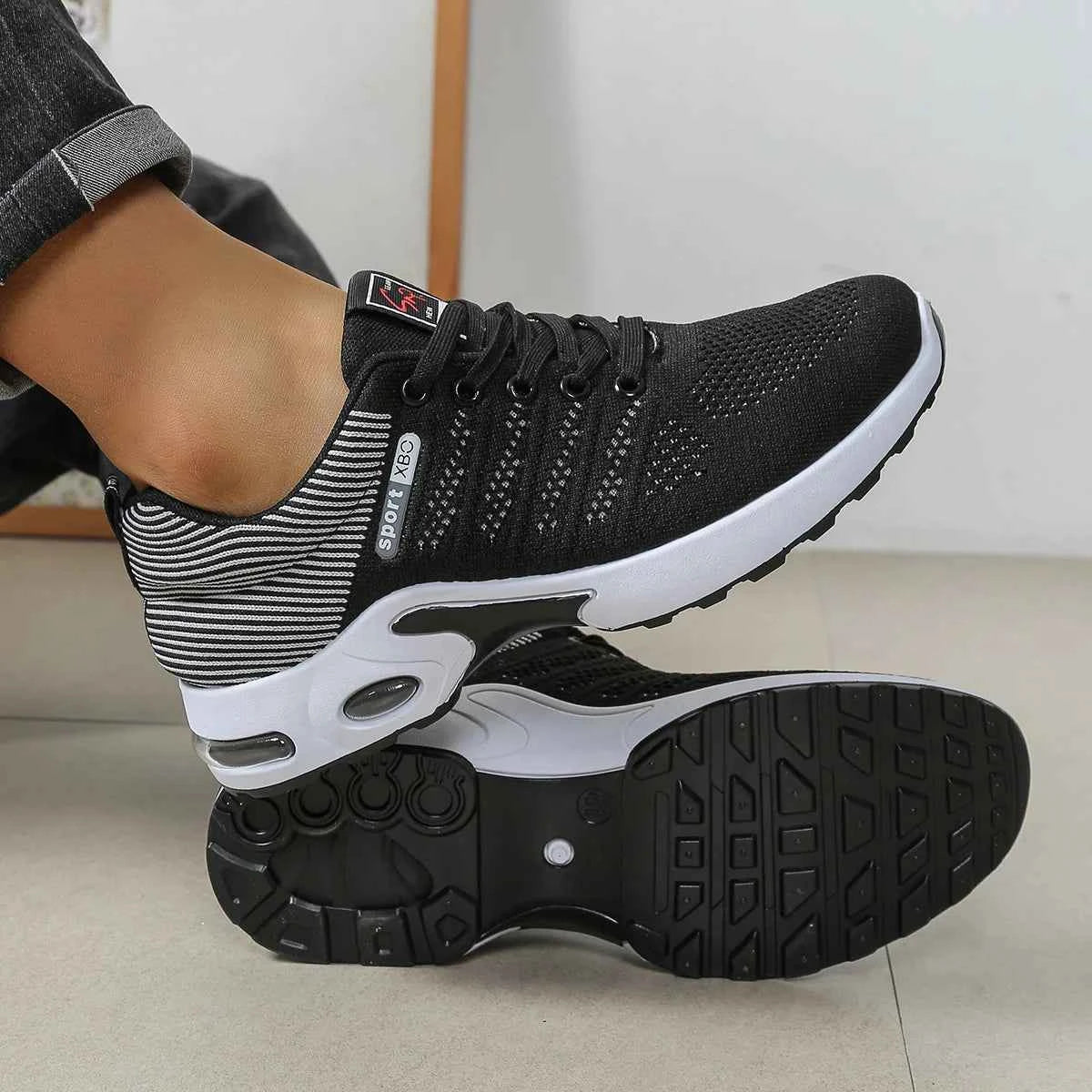 Men's casual sports shoes, breathable mesh lace-up versatile sports shoes