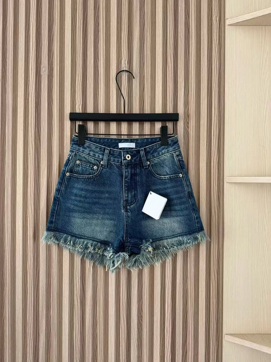 Fashionable and stylish outfits! American retro embroidered fringed denim shorts, washed and aged, slimming and versatile