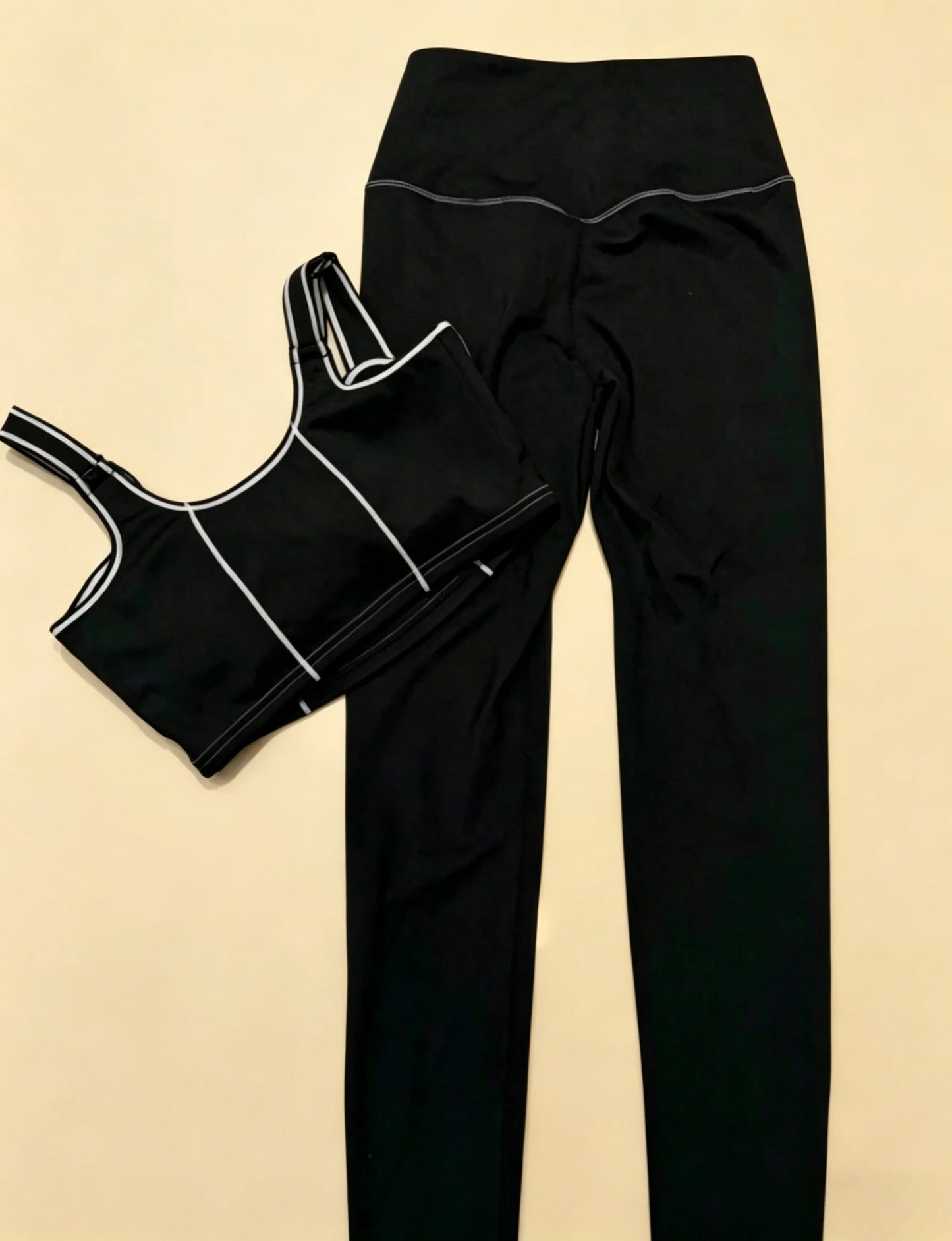 2026 New Women's Black Yoga Suit Sports Set Size M L Tight High Elasticity Code 027