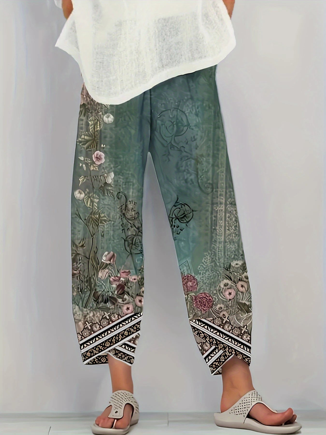 Retro Grey Floral Hem Border Print Plus Size Printed Wide Leg Capri Pants,