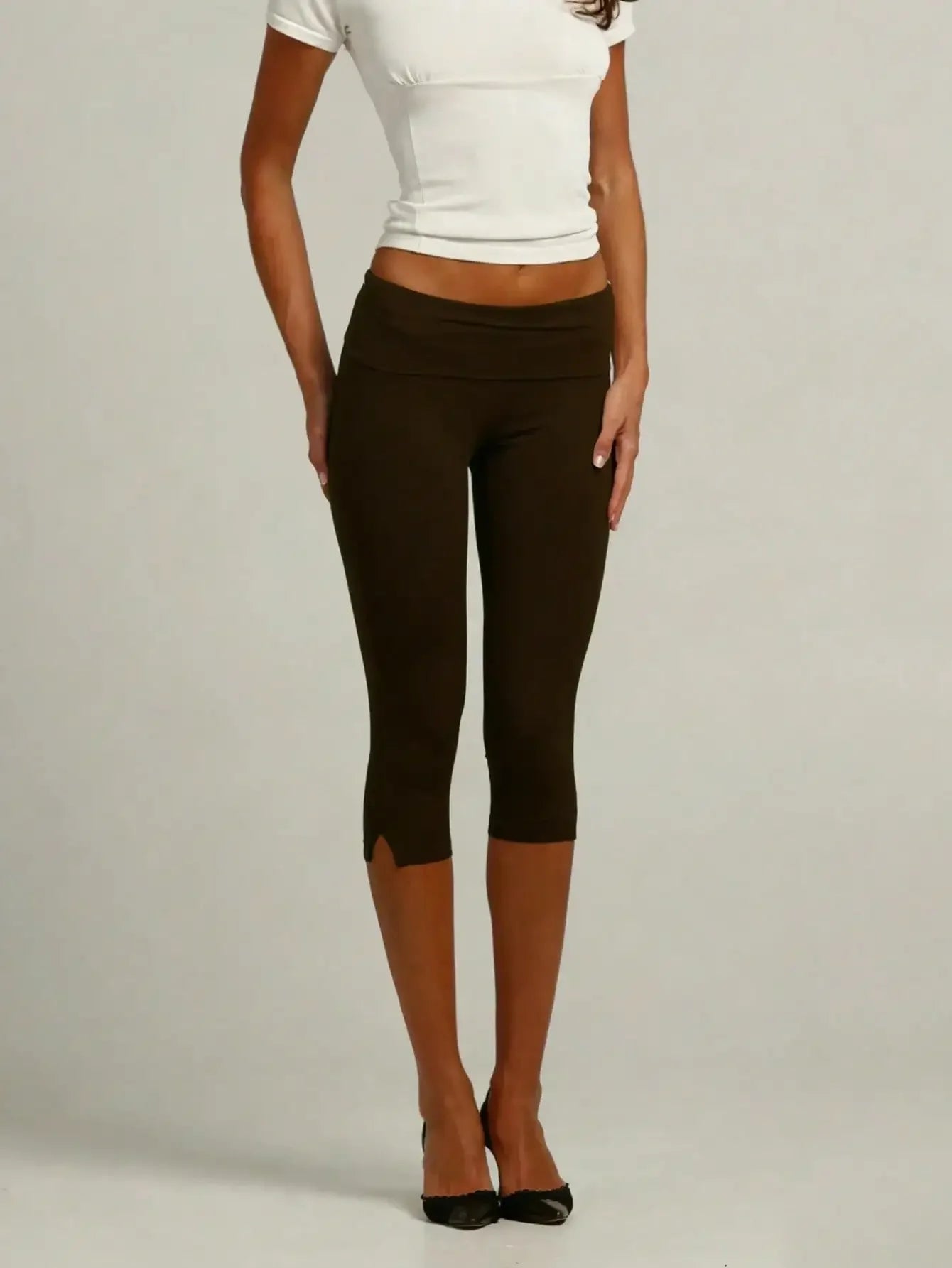 Women's Y2K Low Waist White Capri Leggings Fold Over Waistband Split Hem Solid Color Slim Fit Stretchy Cropped Leggings Buttery