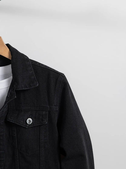 Men's denim jacket for spring and autumn. Black regular lapel denim coat. Simple and versatile. For daily casual wear.