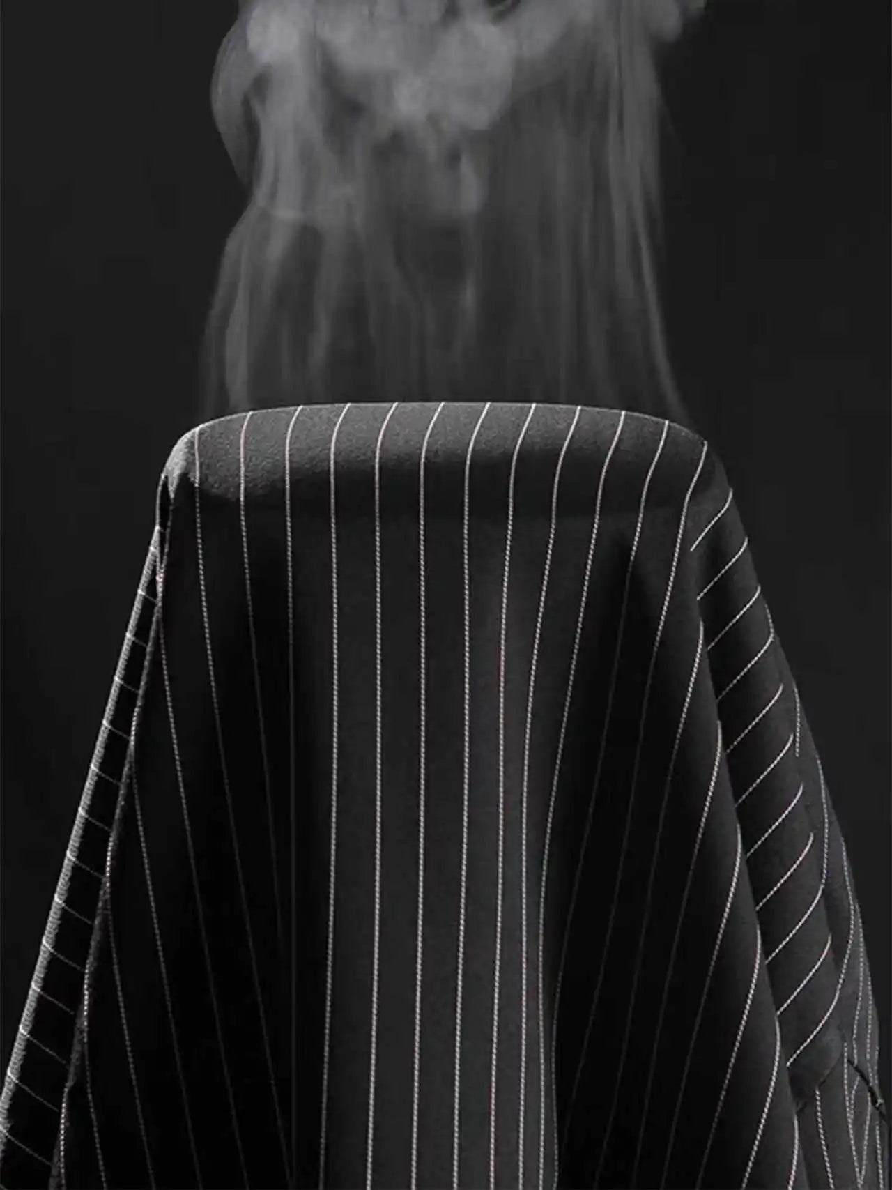 Spring and autumn high-end black striped shirt for men, long sleeve business casual daily commuting shirt.