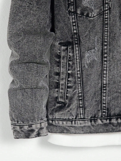 Men's denim jacket for spring and autumn. Dark gray denim coat. Retro, trendy and fashionable. For daily casual wear.