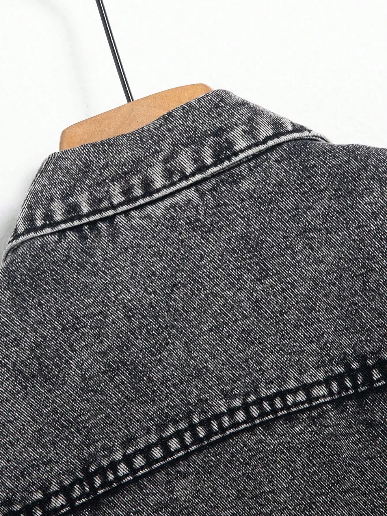 Men's denim jacket for spring and autumn. Dark gray denim coat. Retro, trendy and fashionable. For daily casual wear.