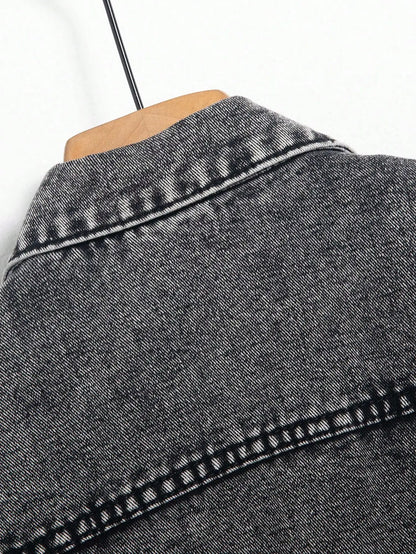 Men's denim jacket for spring and autumn. Dark gray denim coat. Retro, trendy and fashionable. For daily casual wear.