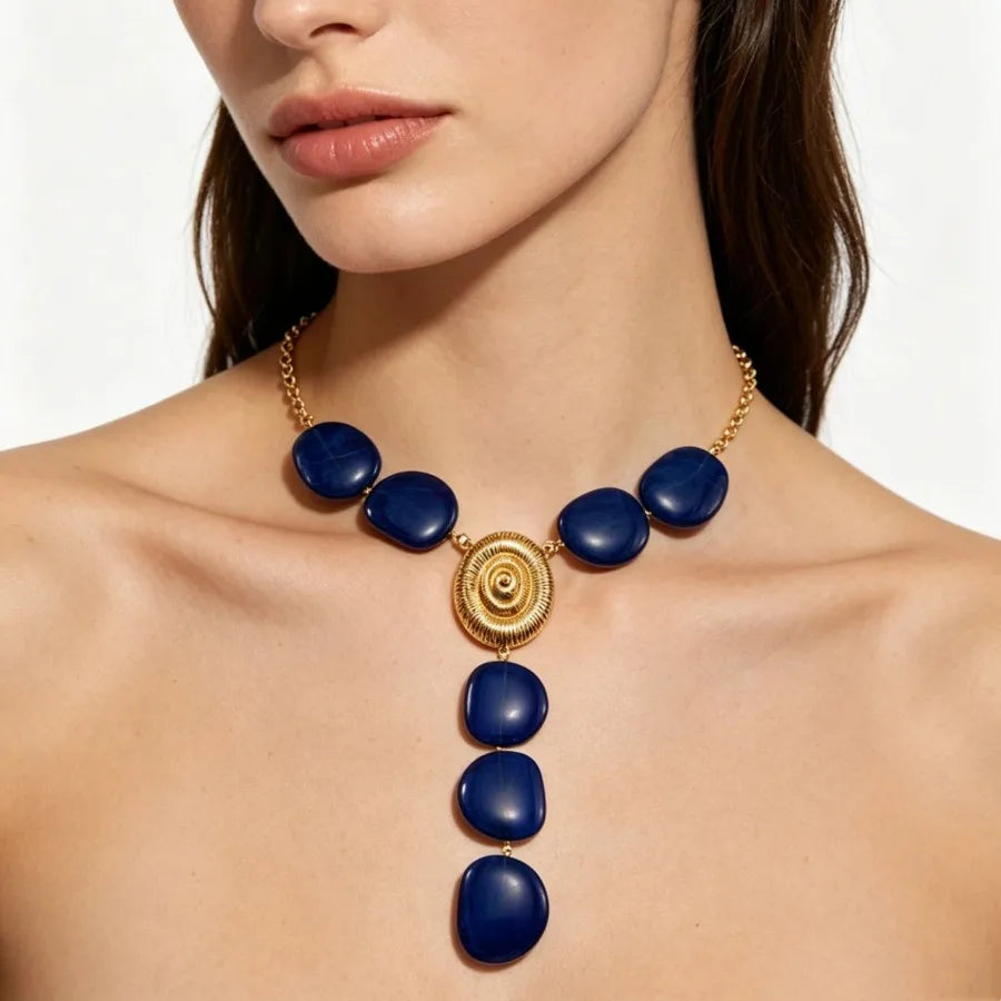 European and American retro plate pendant necklace light luxury high-end Y-shaped collarbone chain niche design necklaces for women