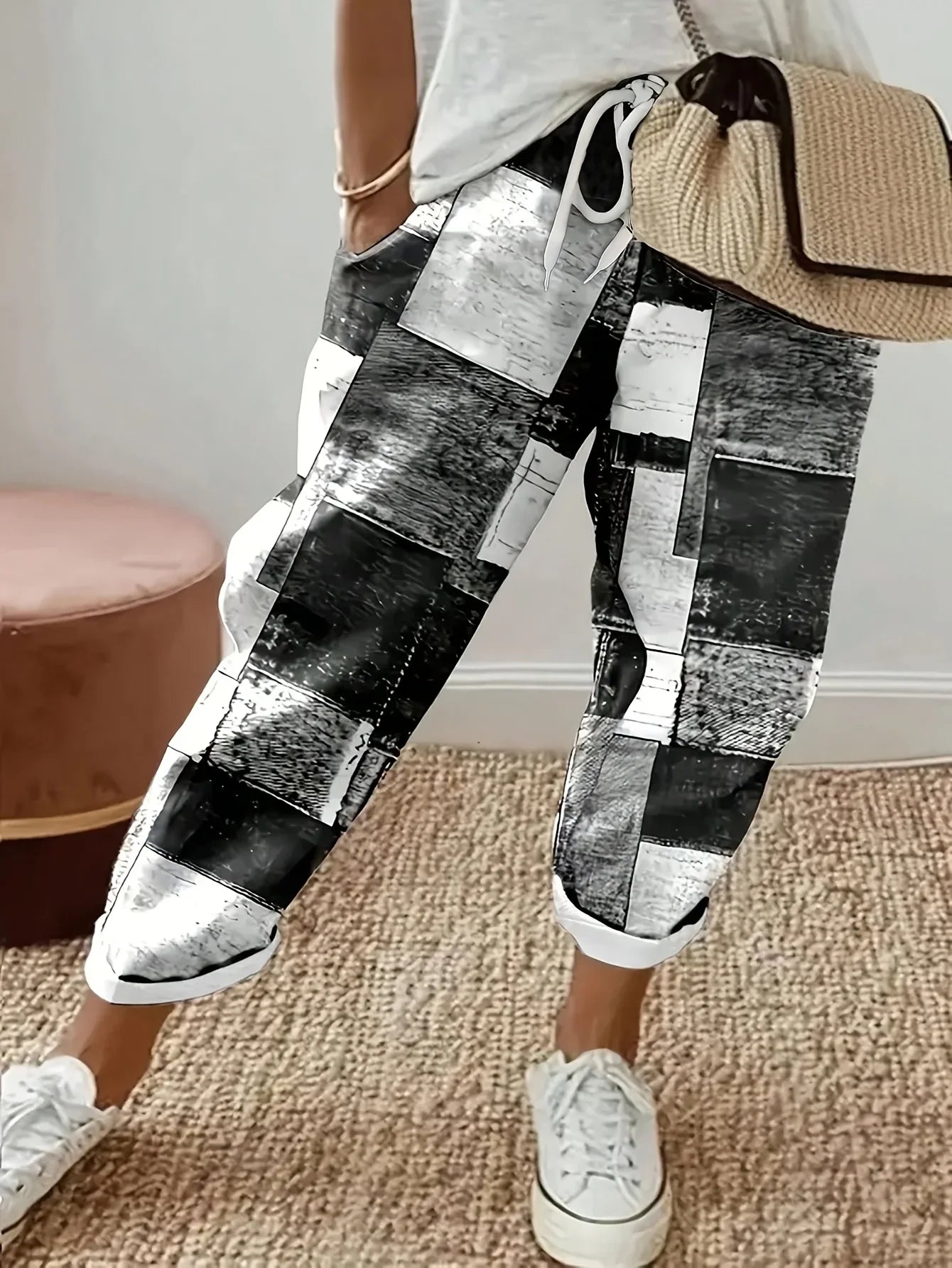Plus size 1XL-5XL Women's Fashion Printed Flower Pants Ladies Casual Comfortable Loose Pocket Pants Casual Mid-waist Haren Pants