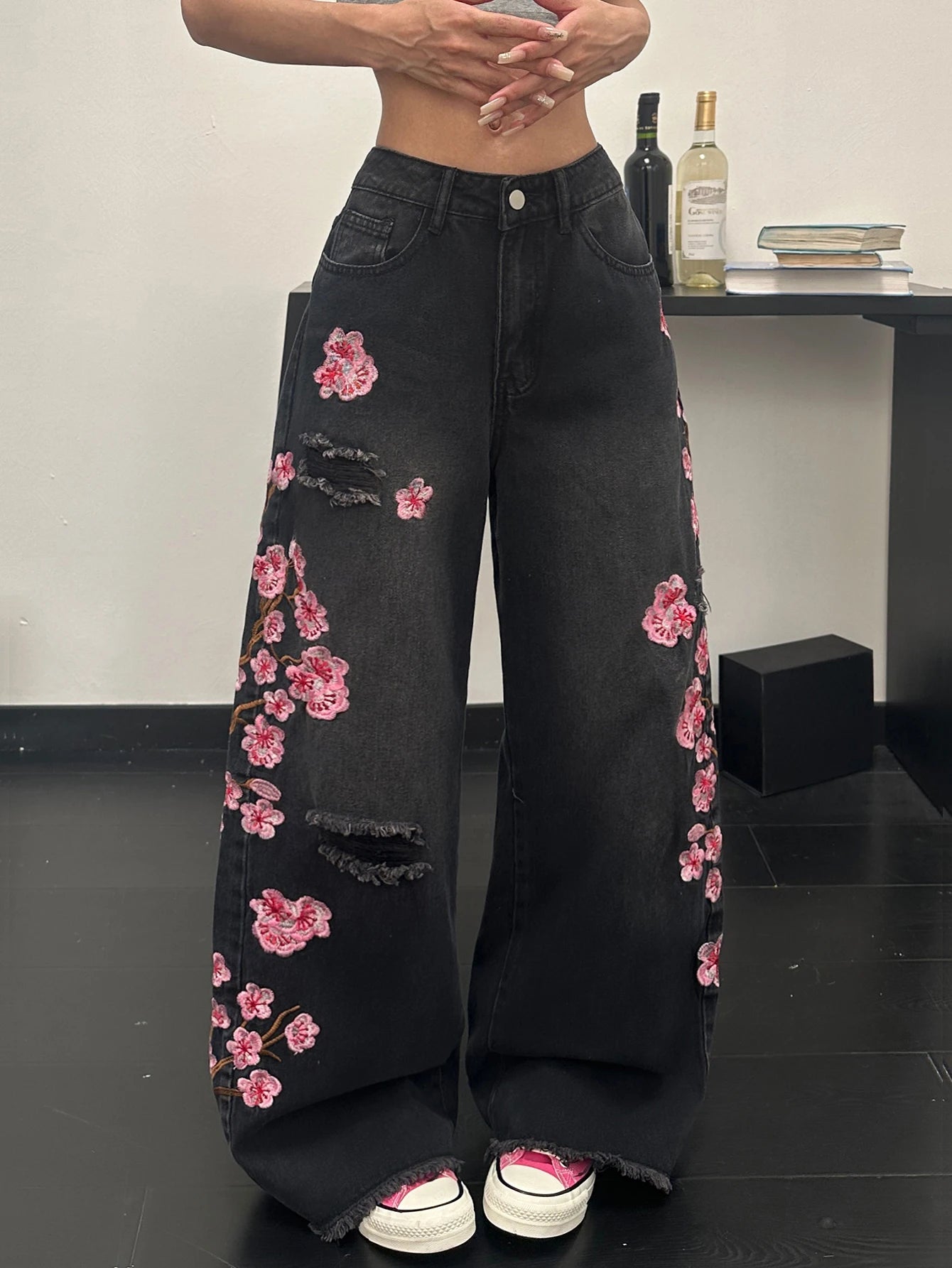 Women's European And American Style Floral Embroidered Black Loose Wide-Leg Jeans, Street Trend, Fashionable And Versatile, Soft And Comfortable High-Waisted Straight Trousers
