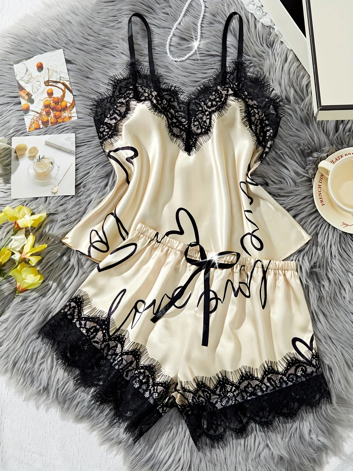 Women‘s Milk Silk Pajamas Set Summer Sleeveless Yellow Heart Print Lace Trim Soft Summer Sleepwear Lounge Sets Nightwear