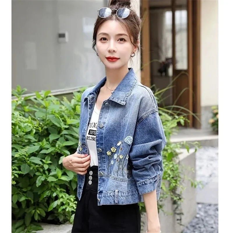 2026 Winter New Casual Denim Jacket Women Embroidered Denim Short Jacket Women Casual Fashionable Denim Coat Top Outerwear