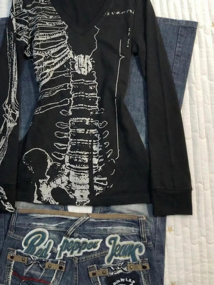 Spring American Retro Skull Printed Long Sleeve Tshirts Women V Neck Slim Fit Waist Base Tops Punk Dark Y2k Gothic Fashion Tees
