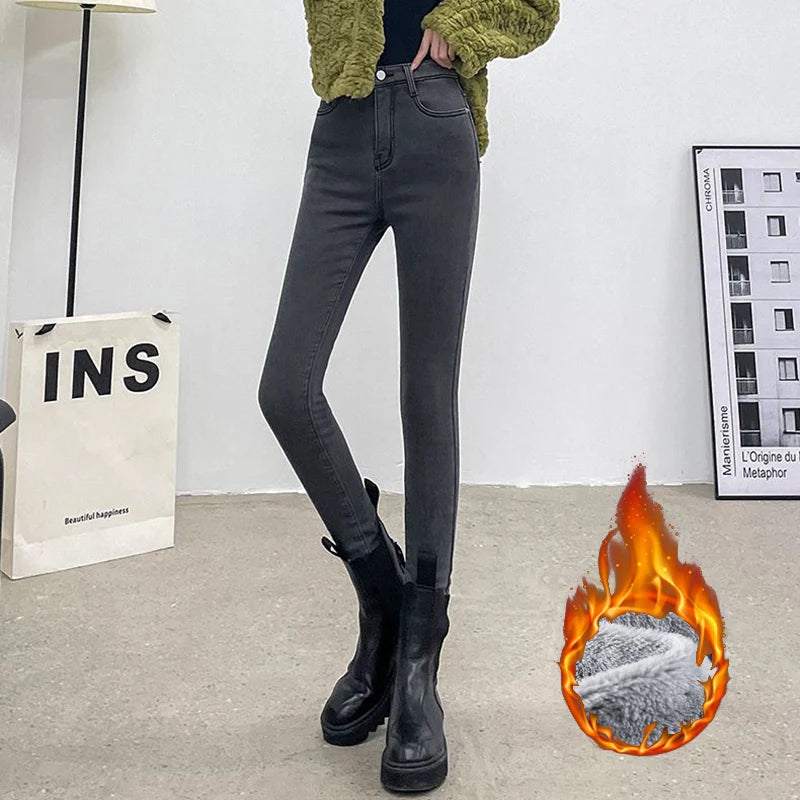 Winter Lady Thermal Plush Jeans Snow Warm Stretch Jeans Hot Sale High Waist Fleece Pants Female Straight Leg Denim Trousers
