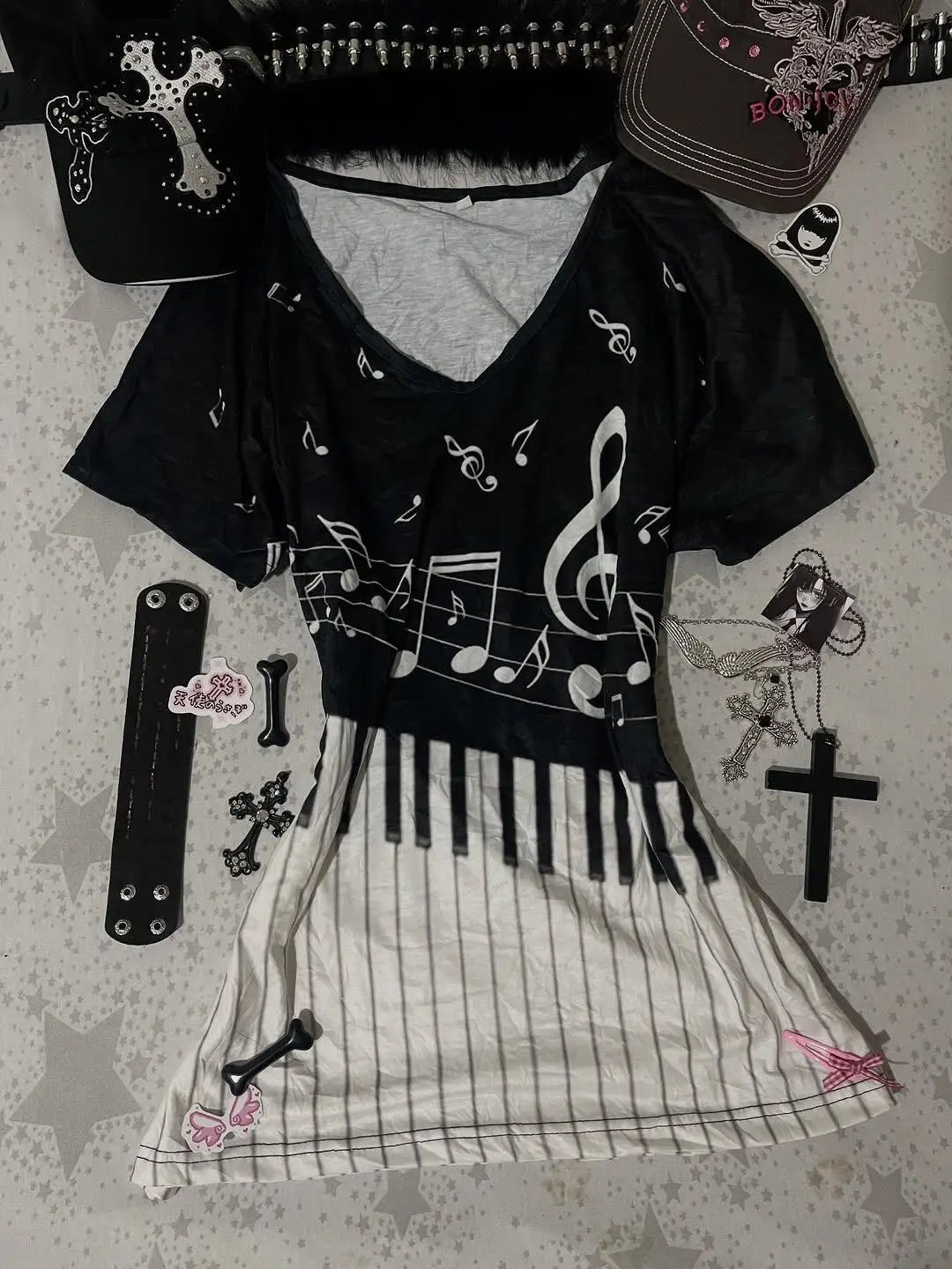 Y2K Gothic Music Tee Piano Keyboard Musical Notes Print V-Neck T-Shirt Women 2000s Grunge Japanese E-girls Retro Tees hottie top
