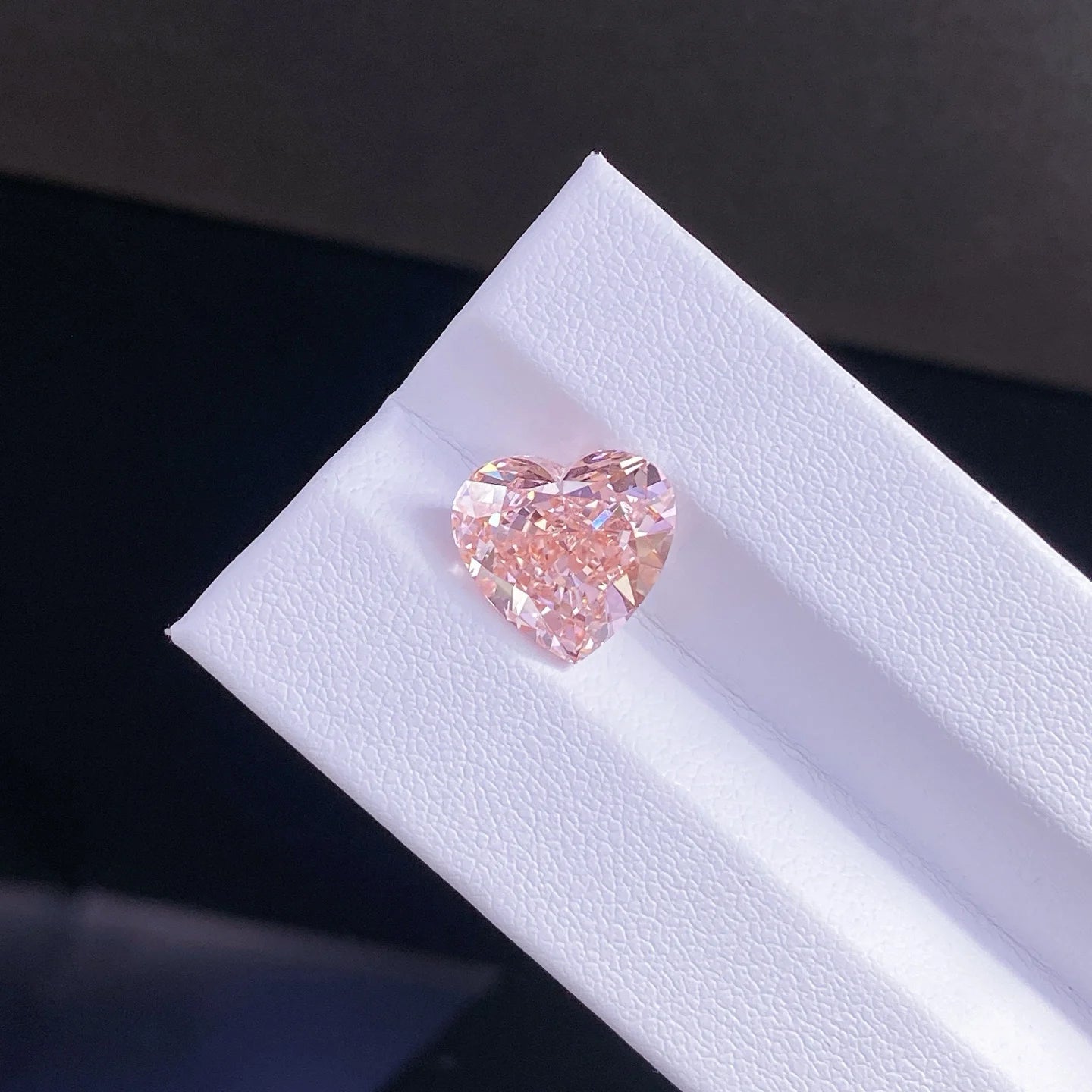 With IGI certificates Pink lab grown diamonds CVD HPHT Fancy Color Lab Created Diamond Wholesale