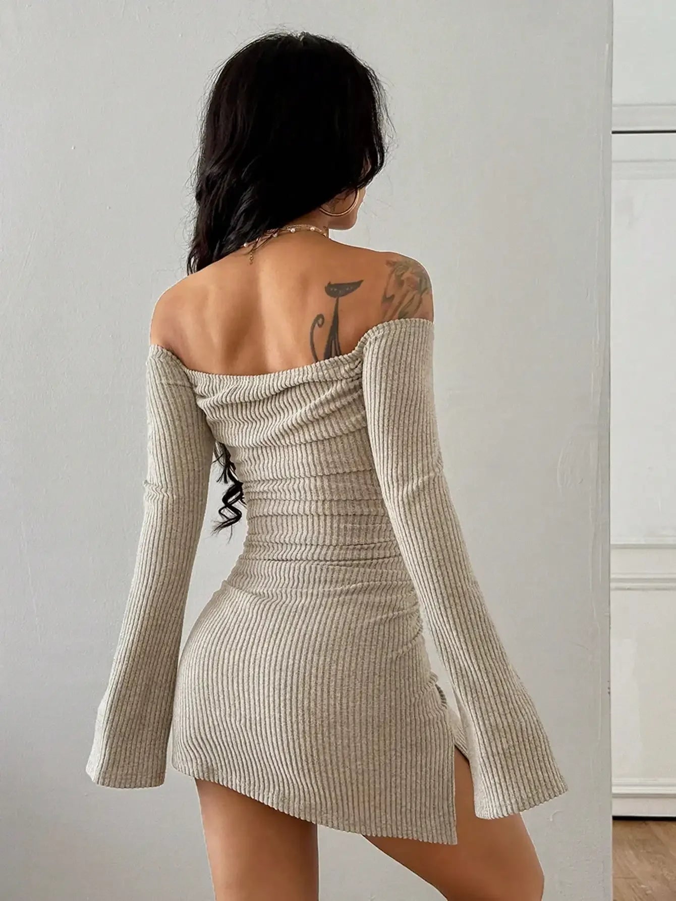Elegant Solid Color Knitted Off-Shoulder Slim Asymmetrical Dress for Ladies Fashionable Casual Maxi Length A-Line Gown