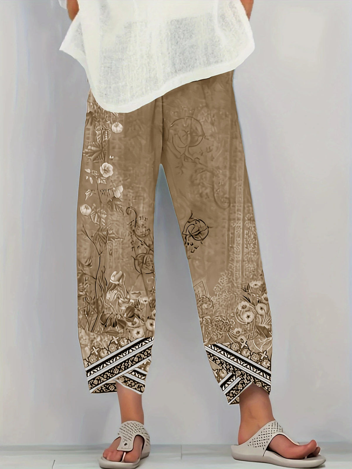 Retro Grey Floral Hem Border Print Plus Size Printed Wide Leg Capri Pants,