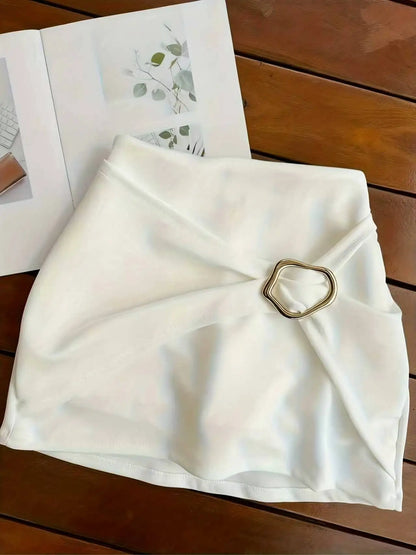 Women's White Short Skirt, Fashionable Solid Color Metallic Accent Pleated Bodycon Mini Skirt, for Fashionable Commuting, Busine